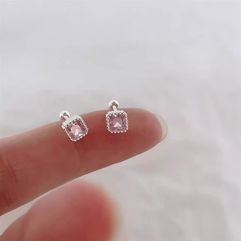Pendientes pequeños con forma  - Beading Needle Fine reseña y precio