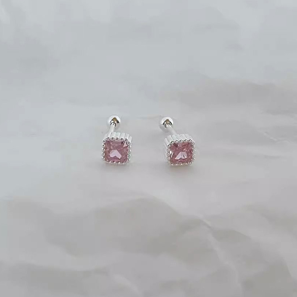 Pendientes pequeños con forma  - Beading Needle Fine reseña y precio