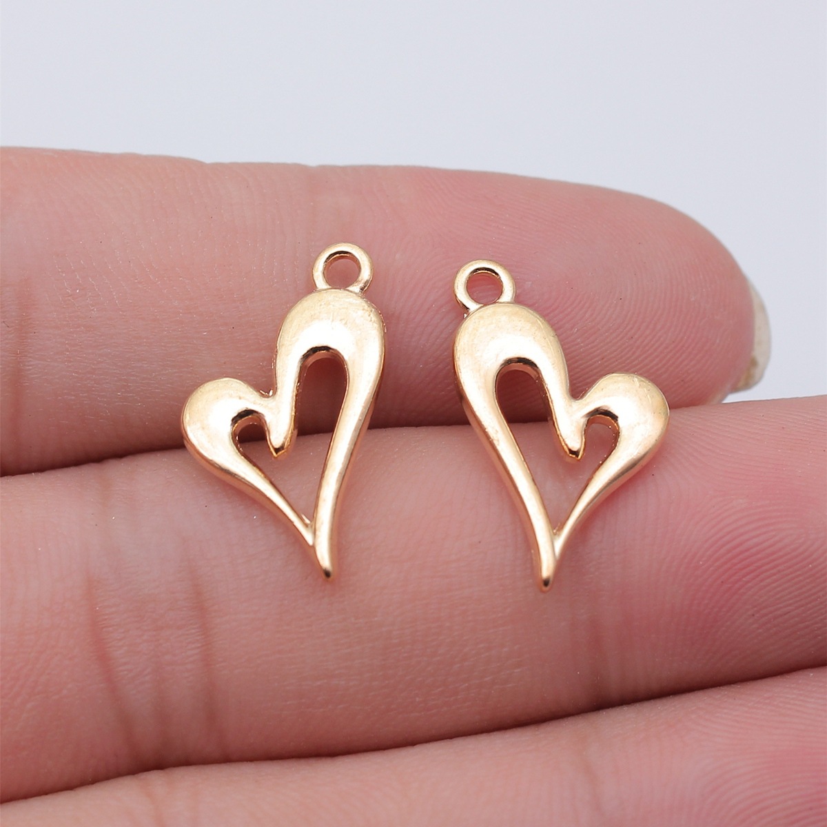 Mini colgante de corazón hueco - Jewelry Making For Couples reseña y precio