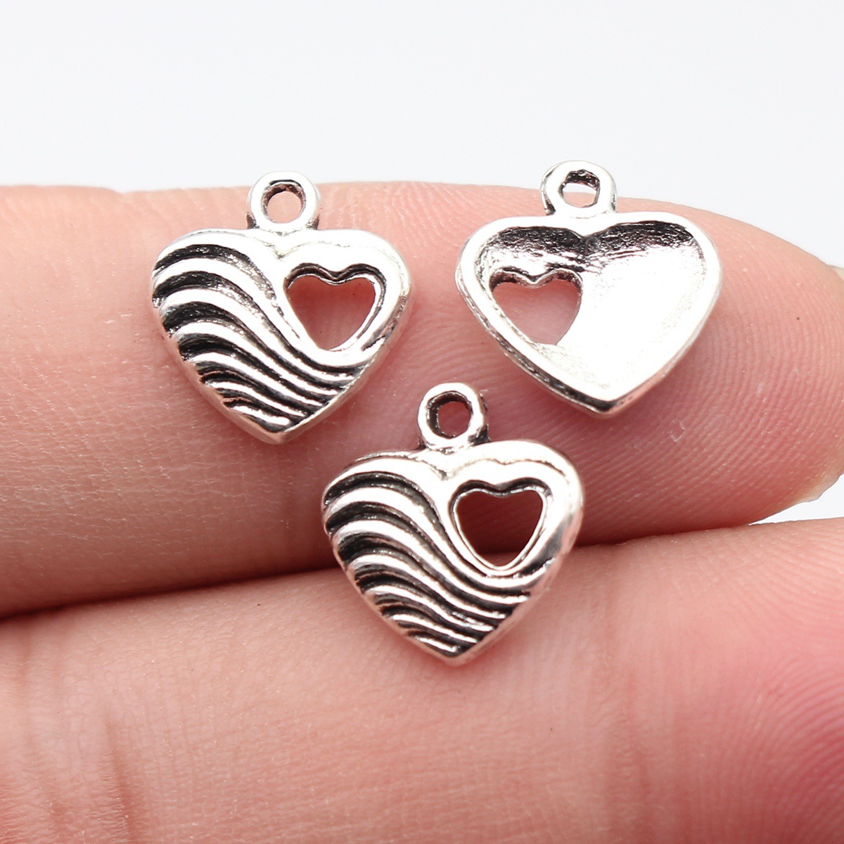 Mini colgante de corazón hueco - Jewelry Making For Couples reseña y precio